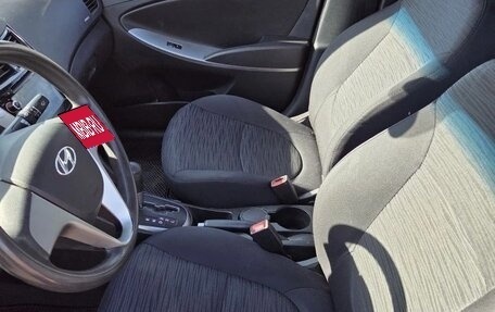 Hyundai Solaris II рестайлинг, 2015 год, 800 000 рублей, 4 фотография