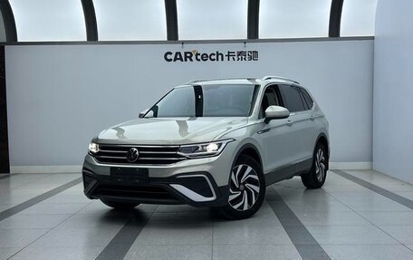 Volkswagen Tiguan II, 2022 год, 2 731 000 рублей, 1 фотография