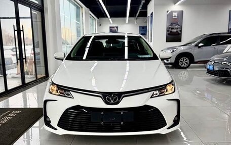 Toyota Corolla, 2022 год, 2 049 000 рублей, 2 фотография
