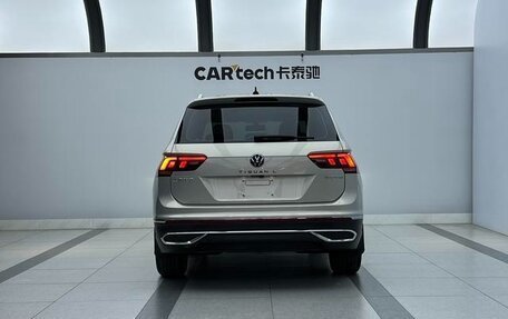 Volkswagen Tiguan II, 2022 год, 2 731 000 рублей, 4 фотография
