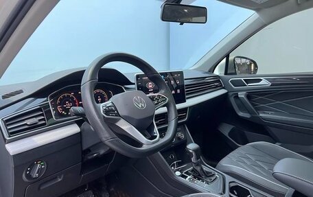 Volkswagen Tiguan II, 2022 год, 2 731 000 рублей, 9 фотография