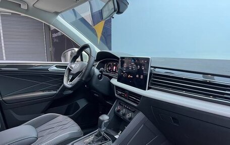 Volkswagen Tiguan II, 2022 год, 2 731 000 рублей, 7 фотография