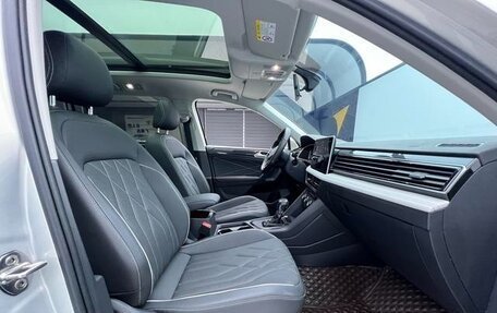 Volkswagen Tiguan II, 2022 год, 2 731 000 рублей, 10 фотография