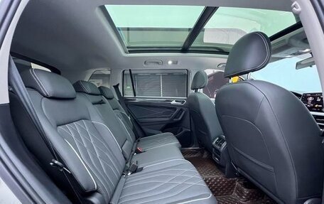 Volkswagen Tiguan II, 2022 год, 2 731 000 рублей, 14 фотография