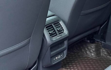 Volkswagen Tiguan II, 2022 год, 2 731 000 рублей, 11 фотография