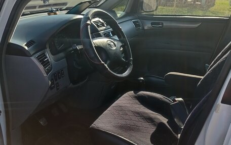 Toyota Avensis Verso I рестайлинг, 2003 год, 750 000 рублей, 5 фотография