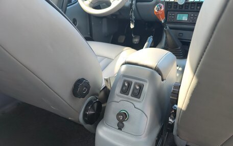 ГАЗ 31105 «Волга», 2004 год, 700 000 рублей, 34 фотография