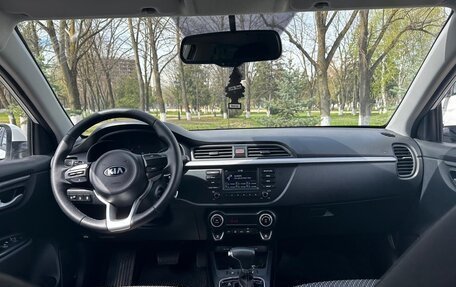 KIA Rio IV, 2018 год, 1 670 000 рублей, 10 фотография