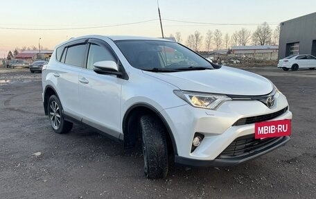 Toyota RAV4, 2018 год, 2 800 000 рублей, 2 фотография