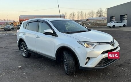 Toyota RAV4, 2018 год, 2 800 000 рублей, 7 фотография