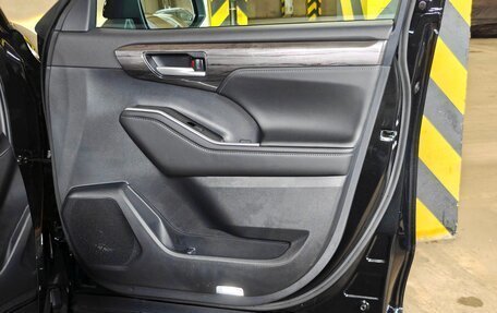 Toyota Highlander, 2025 год, 5 490 000 рублей, 17 фотография