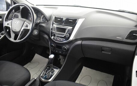 Hyundai Solaris II рестайлинг, 2015 год, 1 100 000 рублей, 11 фотография