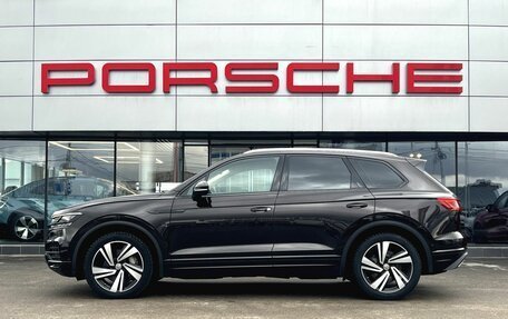 Volkswagen Touareg III, 2018 год, 3 989 000 рублей, 2 фотография