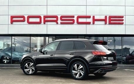 Volkswagen Touareg III, 2018 год, 3 989 000 рублей, 3 фотография