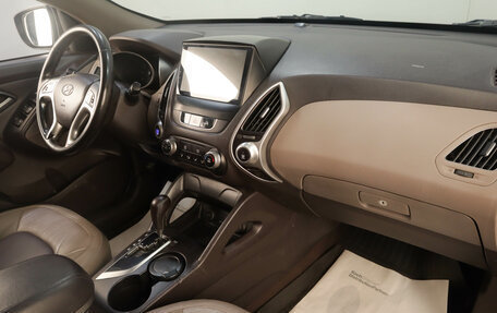 Hyundai Tucson III, 2010 год, 1 149 000 рублей, 10 фотография