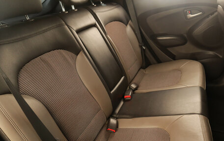 Hyundai Tucson III, 2010 год, 1 149 000 рублей, 17 фотография