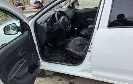 Renault Logan II, 2014 год, 450 000 рублей, 3 фотография