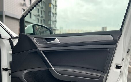 Volkswagen Golf VII, 2020 год, 1 880 000 рублей, 21 фотография