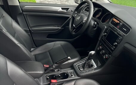 Volkswagen Golf VII, 2020 год, 1 880 000 рублей, 20 фотография