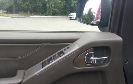 Nissan Navara (Frontier), 2007 год, 1 270 000 рублей, 20 фотография