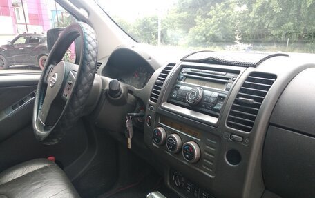 Nissan Navara (Frontier), 2007 год, 1 270 000 рублей, 33 фотография