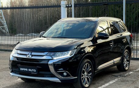 Mitsubishi Outlander III рестайлинг 3, 2015 год, 1 899 000 рублей, 3 фотография