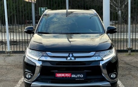 Mitsubishi Outlander III рестайлинг 3, 2015 год, 1 899 000 рублей, 2 фотография