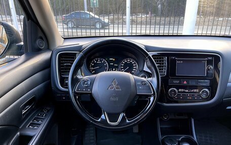 Mitsubishi Outlander III рестайлинг 3, 2015 год, 1 899 000 рублей, 11 фотография