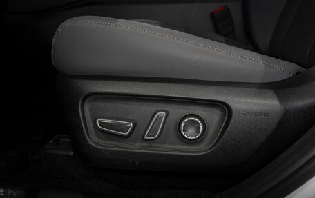 Toyota RAV4, 2025 год, 4 800 000 рублей, 22 фотография