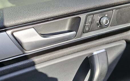 Volkswagen Touareg III, 2016 год, 3 300 000 рублей, 11 фотография