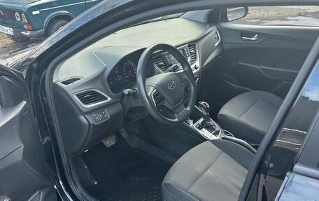 Hyundai Solaris II рестайлинг, 2017 год, 1 000 000 рублей, 7 фотография