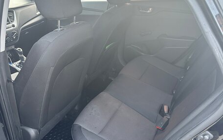 Hyundai Solaris II рестайлинг, 2017 год, 1 000 000 рублей, 8 фотография