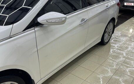 Hyundai Sonata VI, 2011 год, 900 000 рублей, 3 фотография