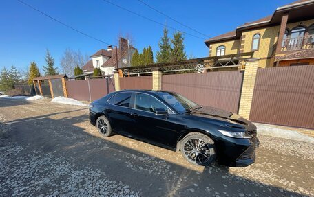 Toyota Camry, 2018 год, 2 250 000 рублей, 9 фотография
