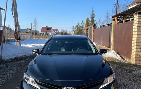 Toyota Camry, 2018 год, 2 250 000 рублей, 18 фотография