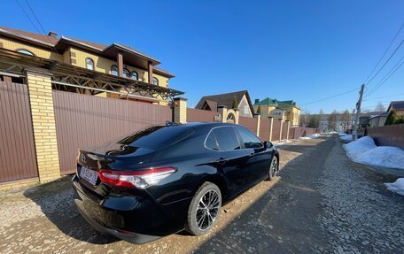Toyota Camry, 2018 год, 2 250 000 рублей, 15 фотография