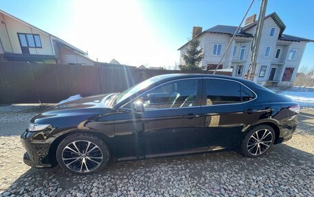 Toyota Camry, 2018 год, 2 250 000 рублей, 20 фотография