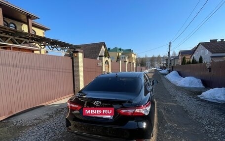 Toyota Camry, 2018 год, 2 250 000 рублей, 14 фотография