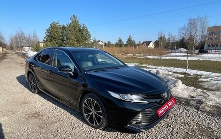 Toyota Camry, 2018 год, 2 250 000 рублей, 24 фотография