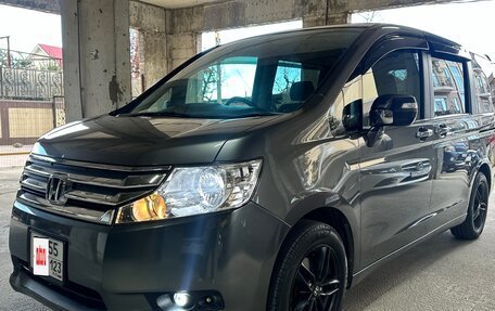 Honda Stepwgn IV, 2012 год, 1 349 000 рублей, 2 фотография