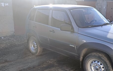 Chevrolet Niva I рестайлинг, 2012 год, 560 000 рублей, 2 фотография