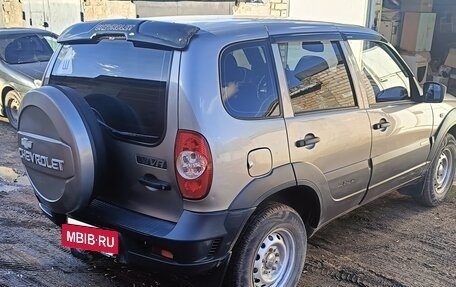 Chevrolet Niva I рестайлинг, 2012 год, 560 000 рублей, 3 фотография