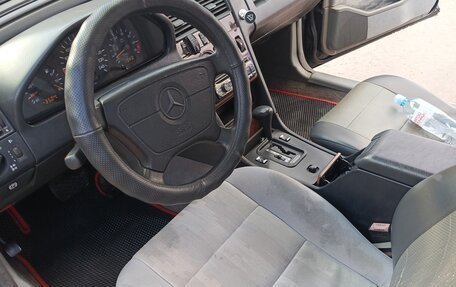 Mercedes-Benz C-Класс, 1993 год, 250 000 рублей, 4 фотография