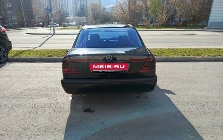 Mercedes-Benz C-Класс, 1993 год, 250 000 рублей, 2 фотография
