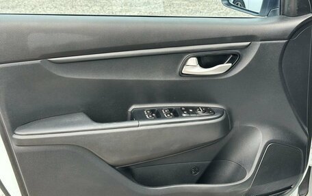 KIA Rio IV, 2018 год, 1 400 000 рублей, 10 фотография