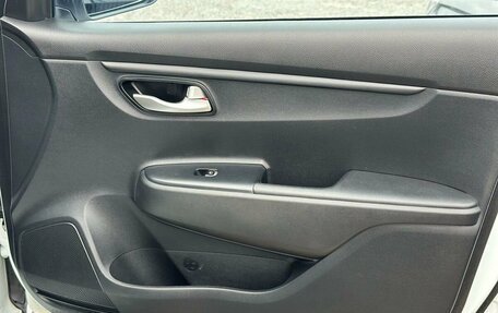 KIA Rio IV, 2018 год, 1 400 000 рублей, 18 фотография