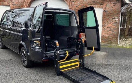 Volkswagen Caravelle T6 рестайлинг, 2023 год, 4 300 000 рублей, 10 фотография