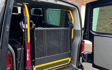 Volkswagen Caravelle T6 рестайлинг, 2023 год, 4 300 000 рублей, 14 фотография