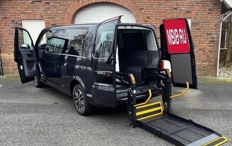 Volkswagen Caravelle T6 рестайлинг, 2023 год, 4 300 000 рублей, 16 фотография