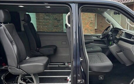 Volkswagen Caravelle T6 рестайлинг, 2023 год, 4 300 000 рублей, 29 фотография